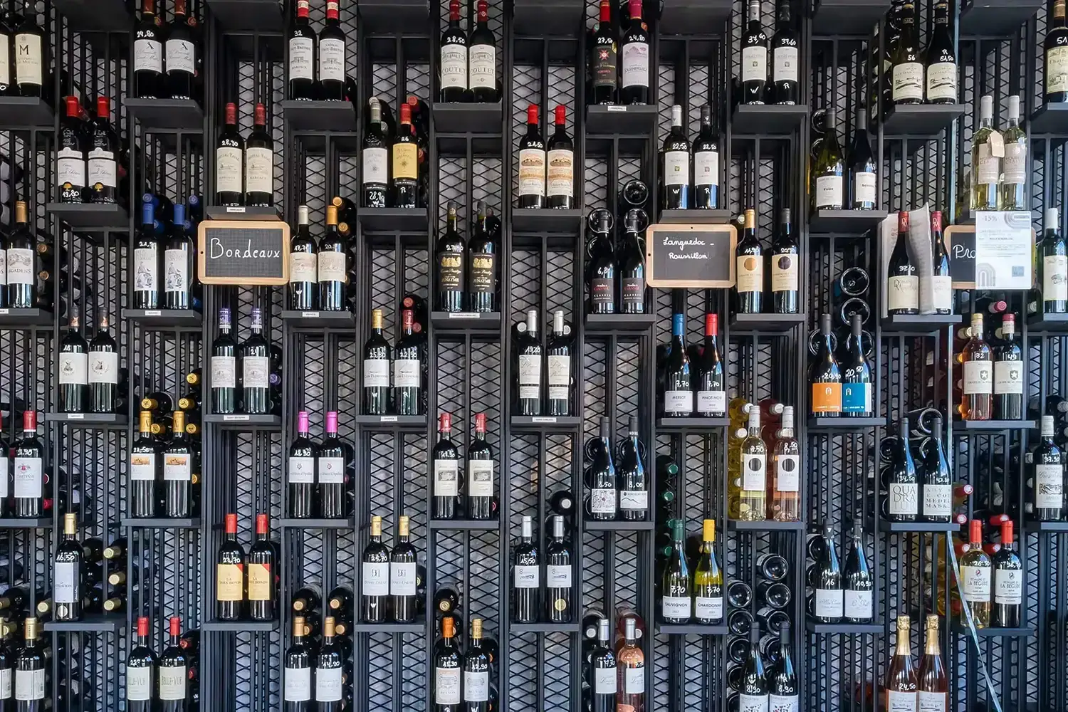 Caviste et sommelier en Belgique. Vins, champagnes et spiritueux d'exception !